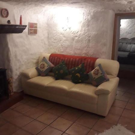 The Welcome Cave Freila Exterior photo