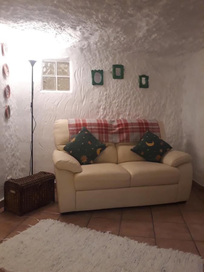 The Welcome Cave Freila Exterior photo